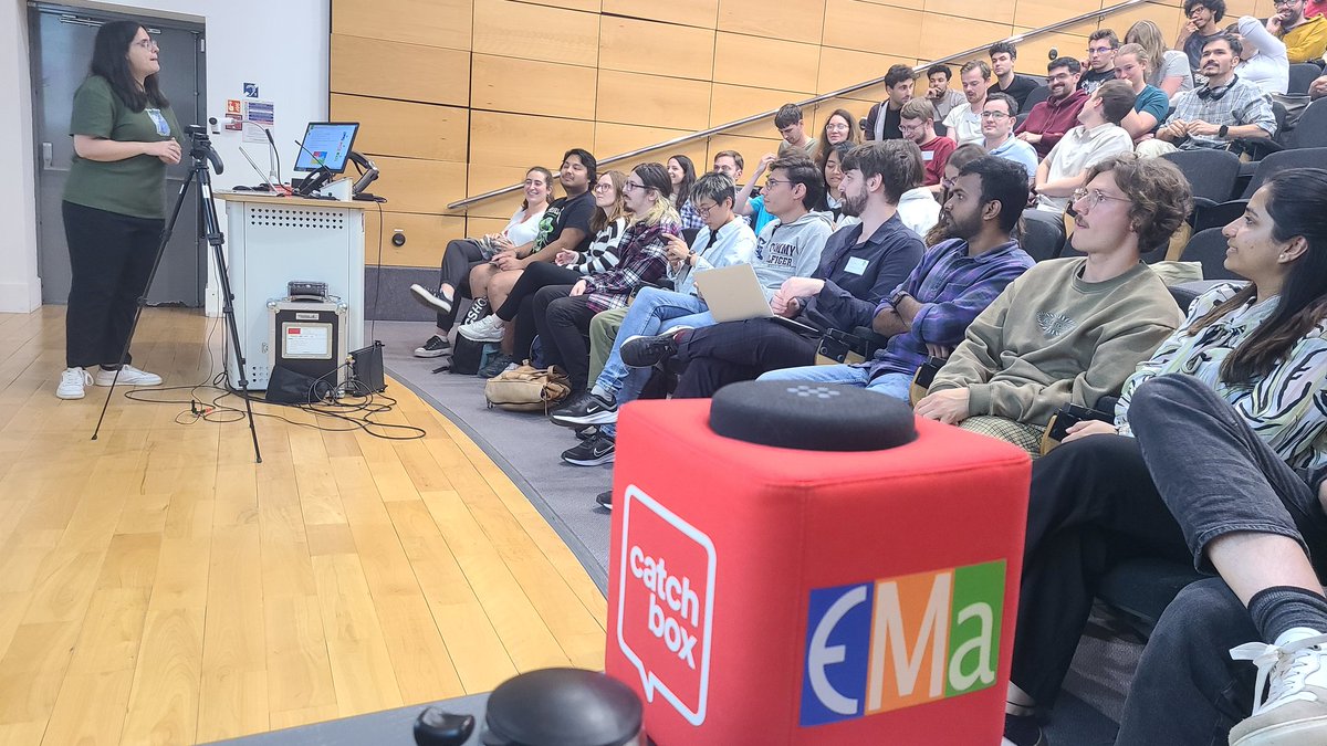 Young EMA Officer <a href="/DrSofia_F_T/">Sofia Ferreira Teixeira</a> introducing herself and her team to the attendees of the European Magnetism Association. ❤️🧲