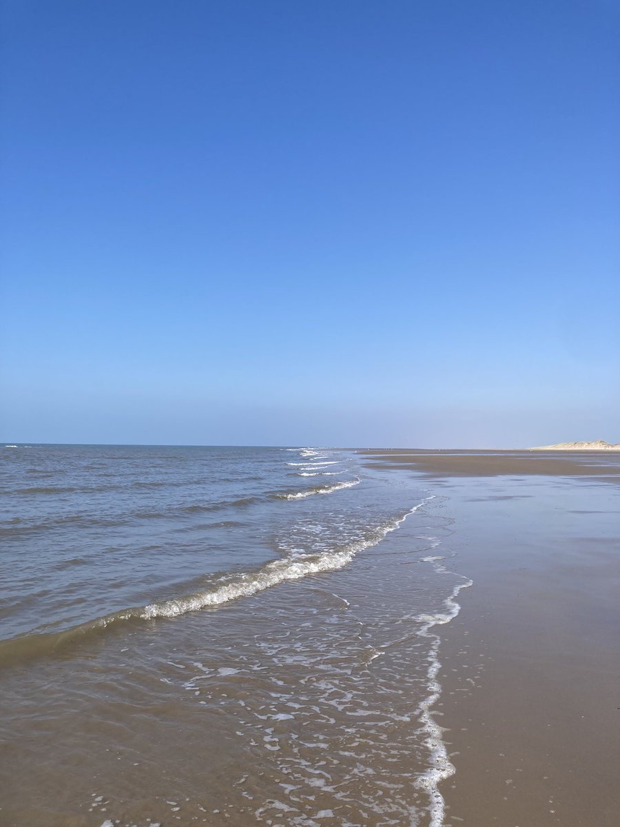 gauntj's tweet photo. Absolutely fantastic day at @NTFormby weather was perfect and for most of the time it was just us #summerholidays #formbybeach #sunnydays https://t.co/JZ5RcD7r7Q
