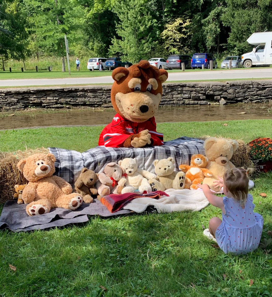 AttackOHL's tweet image. 📍 @cmhagb Teddy Bear Picnic Today 

#AlwaysAttack #OwenSoundAttackCommunity #Cubby