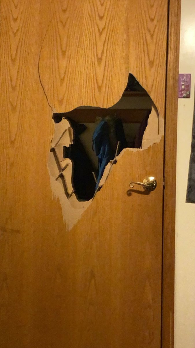 cremationangell's tweet photo. @daintypetalsx hi im lee and when i was 16 my dad punched a hole in my door because i said “jesus christ” and i brought the door https://t.co/Dy3bFSNdyA