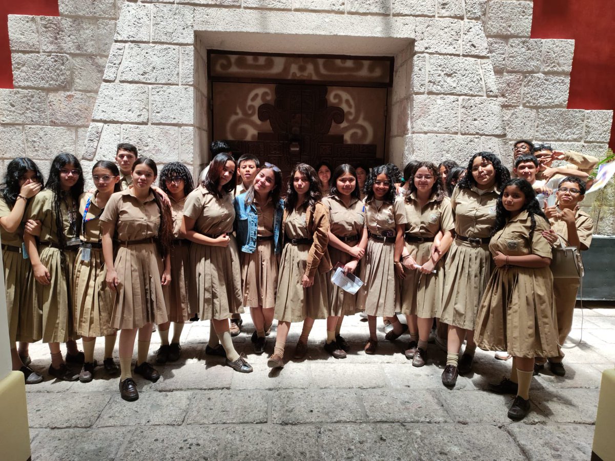 minhonduras's tweet photo. El INTAE en nuestra casa ✨
Gracias por acompañarnos en este recorrido por el arte y la historia, sean bienvenidos siempre en este, su museo, #MINHonduras
#Recorridos #EduMIN #NuestroMuseo #TuMuseo #VeniteAlMIN https://t.co/9x3ABi5zHk