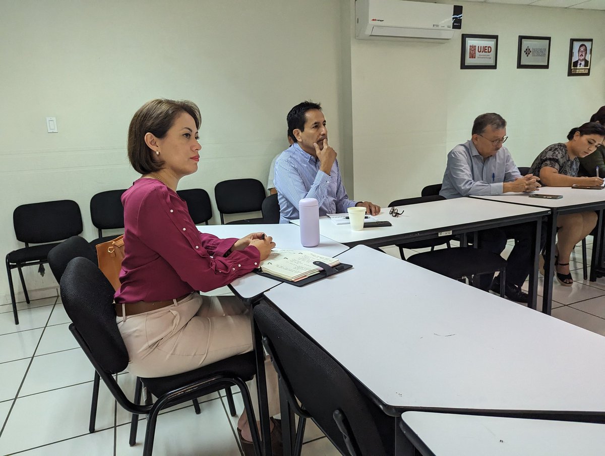 ismed_ssd's tweet photo. El #ISMED en reunión del Comité de #SaludMental de la #FAMEN, organizando la participación para la #FeriaDeSaludMental, actividades que se realizaran en el mes de septiembre, dentro de la conmemoración del #DíaMundialDeLaPrevenciónDelSuicidio🎗️ https://t.co/Lv9Nt9lijf