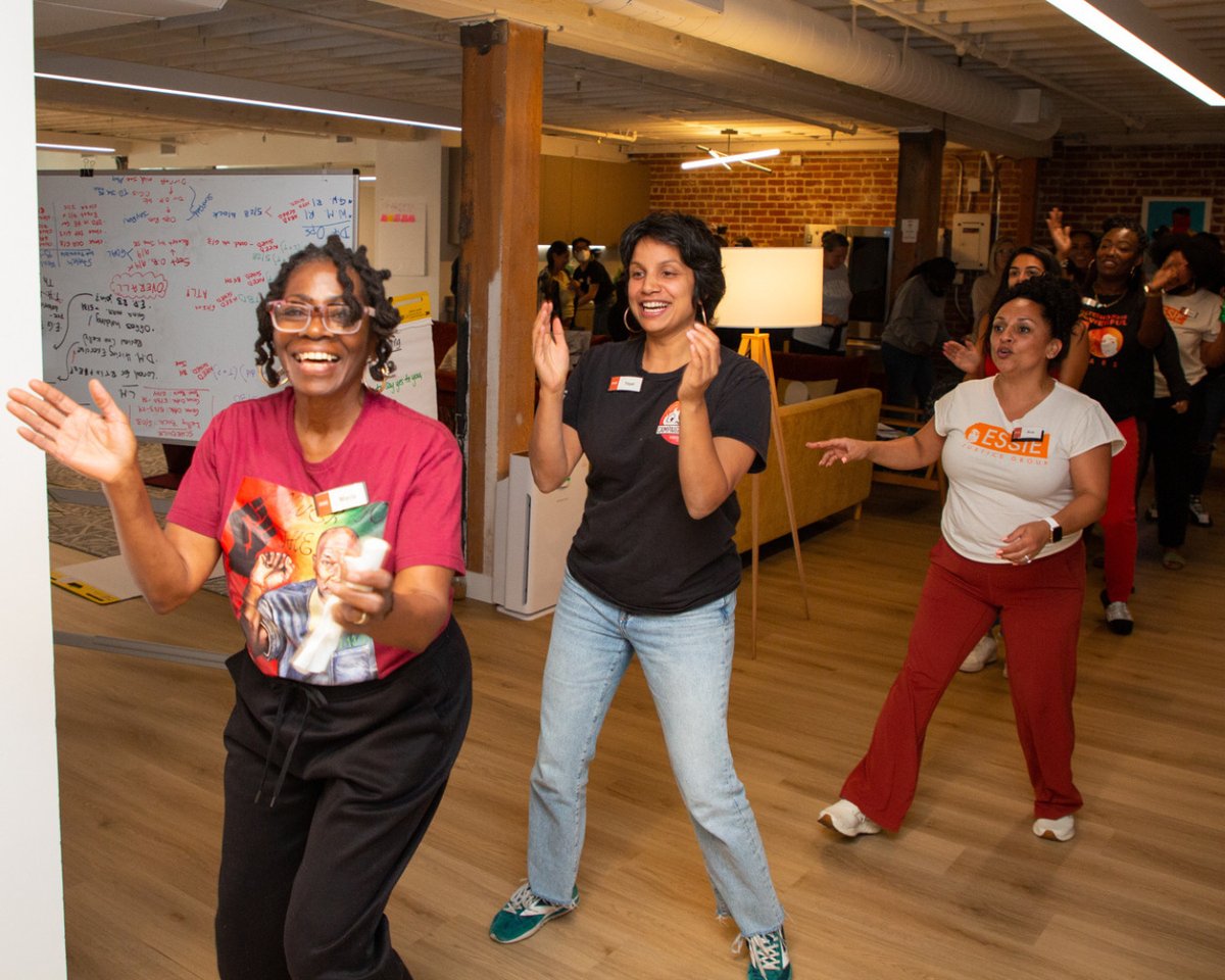 essie4justice's tweet photo. Earlier this month, we gathered in Oakland and LA to kick off our 2024 Campaign School! ✊🏾🧡✊🏾 This weekend we'll be together for a 3-day in-person retreat and continue to strengthen our power-building and campaigning skills. Stay tuned!
#SisterhoodIsPowerful #CampaignSchool https://t.co/tXkfp3mtYO