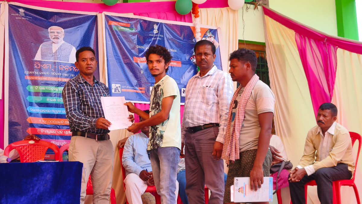 LPuttasing's tweet photo. PM-JANMAN CAMP PULLING PVTG CROWD: The scheme igniting new hopes for development and transformation in remote villages of Gunupur Block in Rayagada District.
#EmpoweringTribalsTransformingIndia 
#EmpoweringTribalsViksitBharat 
#PMJANMAN https://t.co/9qSRJir4mt