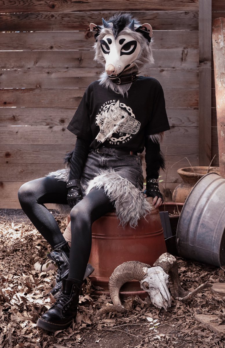 𝔪𝔢𝔪𝔢𝔫𝔱𝔬 𝔪𝔬𝔯𝔦 

#FursuitFriday