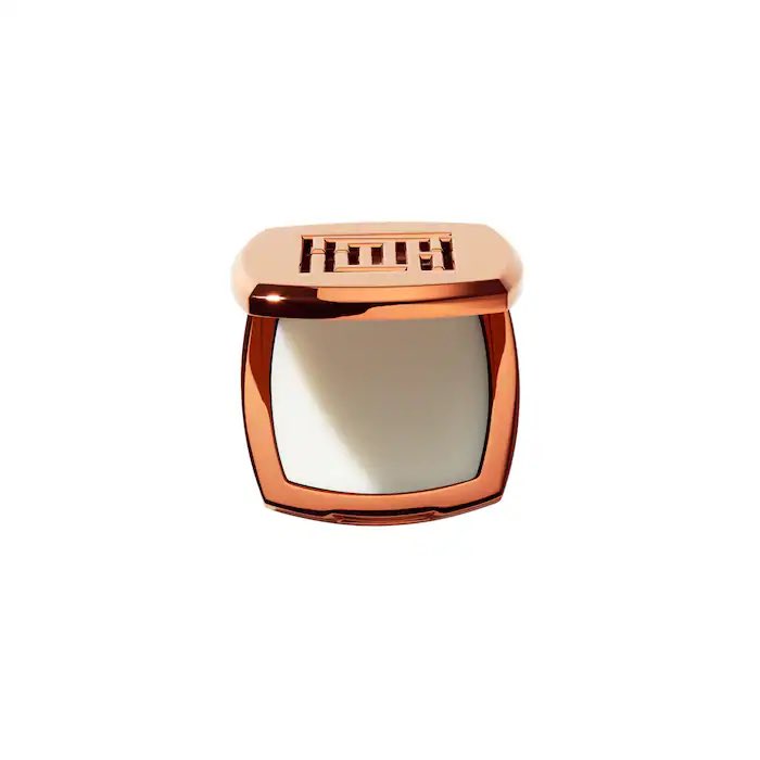 FentyHeadlines's tweet photo. Fenty Beauty is dropping new Fenty Parfum Solid Fragrance✨

The scent of Rihanna’s Fenty Eau de Parfum, in solid balm form and held in a jewel-like compact made to carry everywhere.

Available Sept 12: https://t.co/pQenaWcs4P https://t.co/gjrZMfAmx9
