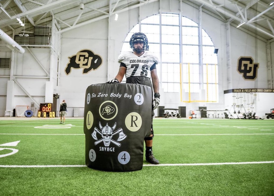 PremierAS_'s tweet image. With the designated aiming points, the Six Zero Body Bag teaches proper hand placement and forces you to bring a punch. It’s the ultimate leverage bag! 

Get yours! Link in bio to purchase. 

#WinningSolution #SixZeroBodyBag #HandPlacement #TXHSFB #Football