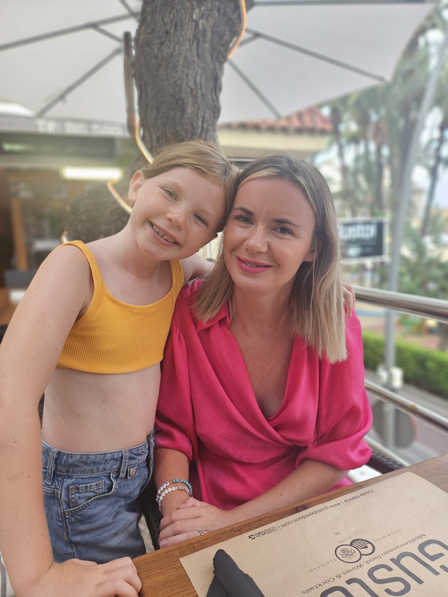 Back to work Monday <a href="/RadioHumberside/">BBC Humberside</a> after the best time with my sunbeam. First family we met in Spain...were from... Holderness Road! Love that 🤣How far have you travelled to bump into people from down the road?