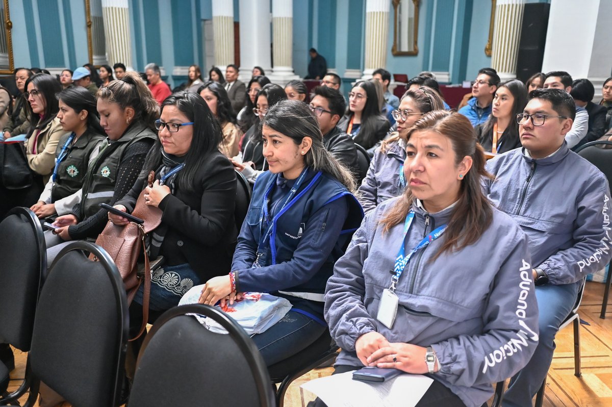 MRE_Bolivia's tweet photo. Nota de Prensa | Cancillería impulsa la capacitación en exportaciones con la 2da versión de la Ruta Exportadora
🔗 https://t.co/3M95zUi3S8
#DiplomaciaDeLosPueblos
#PorLaVida
#UnidosRumboAlBicentenario https://t.co/QNXfmBbRvi