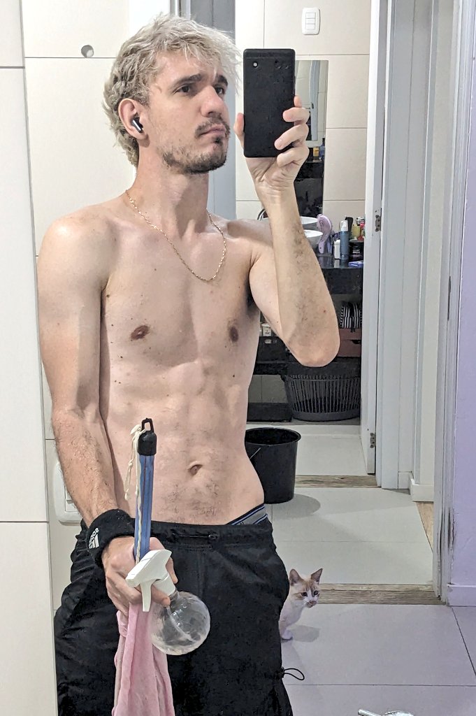 o twitter morreu? n percebi tava faxinando