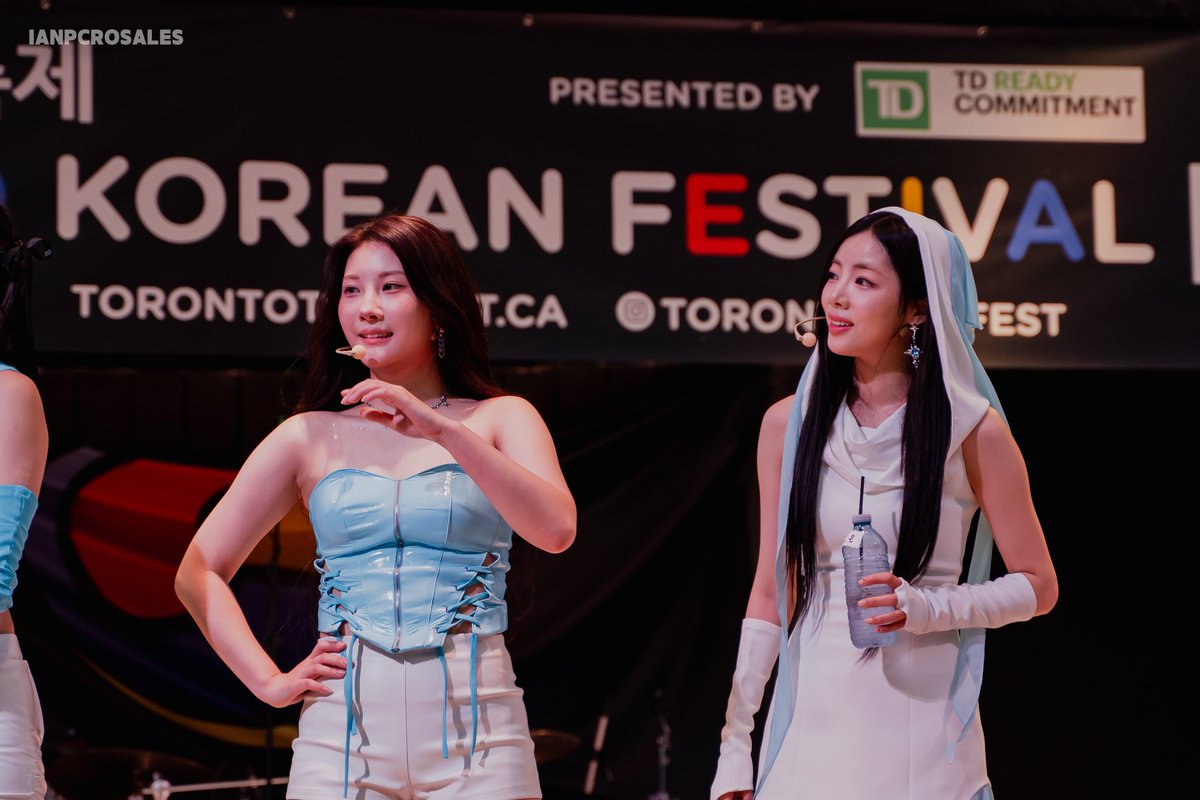 ianpcros's tweet photo. 240824 Chaego🩵 | Toronto Korean Festival
#채인 #CHAEIN
#고은 #나고은 #GOEUN #NAGOEUN
#CHAEGO
#퍼플키스 #PURPLE_KISS https://t.co/LPDUyJjYnf