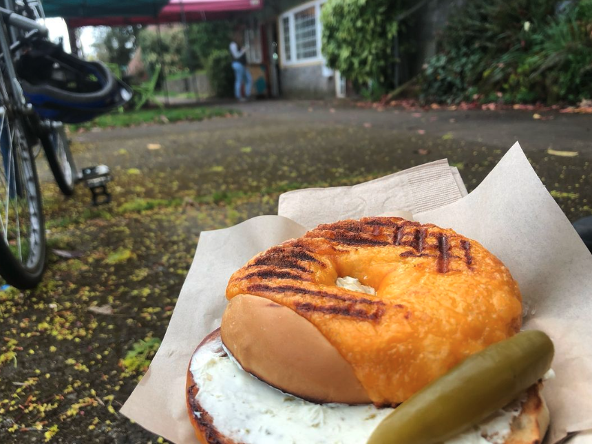 KISS (which stands for “Keep It Sweet and Simple”) is a NE Portland coffee shop that provides space for the community to come together with both indoor and outdoor seating. They offer breakfast and lunch, house made pastries and hand-crafted beverages. bit.ly/3z0OBKP