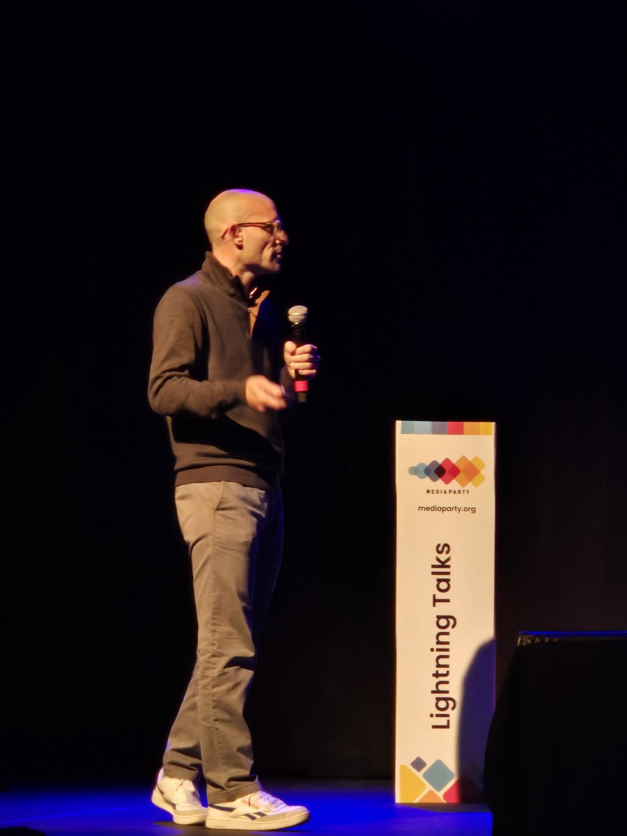 Redacciones5G's tweet image. 🟣  #LightingTalks⚡️ | @alvaroliuzzi presentó nuestra guía #PeriodismoIA con más de 70 páginas para la integración de #IA en el periodismo 

La pueden descargar gratis acá
bit.ly/PeriodismoIA

@mediapartyorg