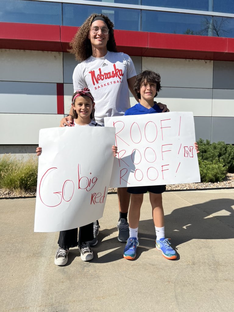 kjbecker's tweet photo. @huskers @HuskerVB @HuskerMBB #RoofRoofRoof https://t.co/9DRiSXONB4