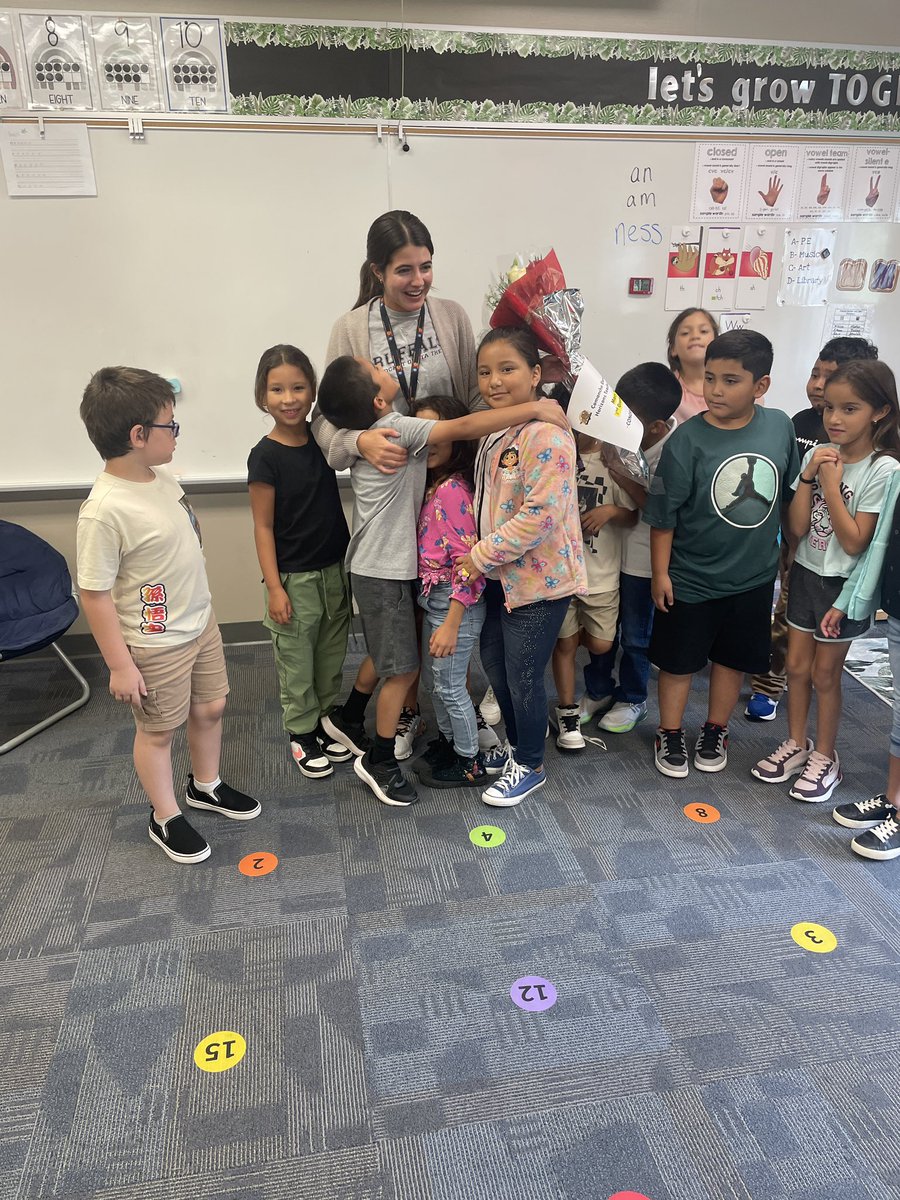 Congratulations to Miss Yust! Representing Comanche as our #HorizonAwardNominee! Making  <a href="/KSUCollegeofEd/">K-State College of Ed</a> and <a href="/theSMSD/">SM School District</a> so proud! <a href="/thesmsdhr/">SMSD Human Resources Team</a> our students and school community are so lucky she’s a Buffalo!!! 💛🖤💛