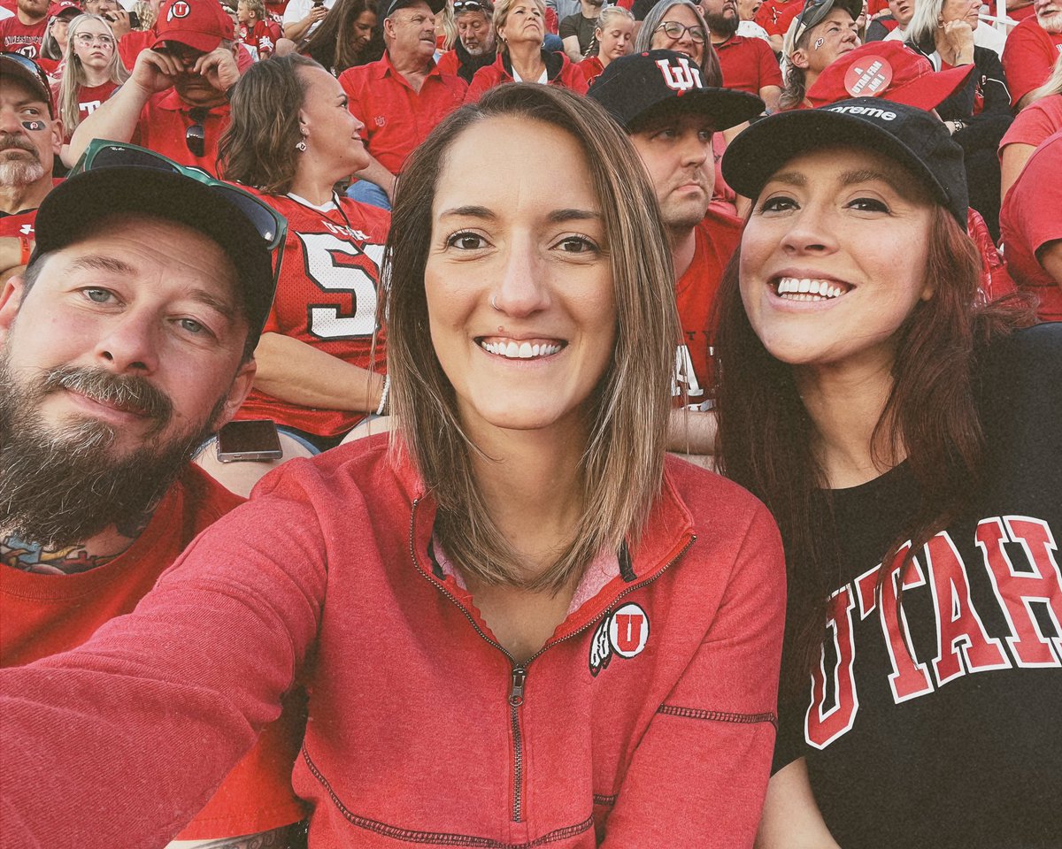 jentryjo's tweet image. felt good to be back this week cheering on our UTES! 🙌🏼❤️ football has begun!

#goutes