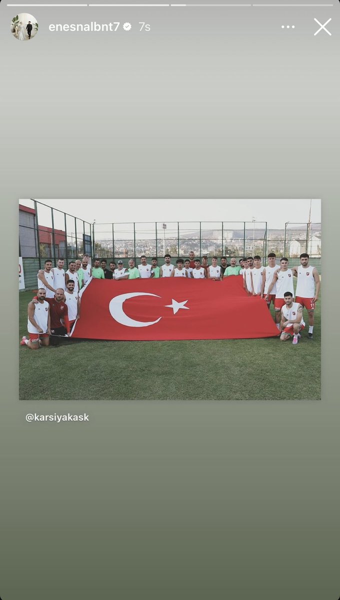 Kskstickers's tweet photo. Karşıyaka’sıyla yatıp Karşıyaka’sıyla kalkıyor. Bu sene buRsaya neler yapıcaksın abim söyle sen 💚❤️ @Enesnalbantt10 https://t.co/3qVyFbb89Z