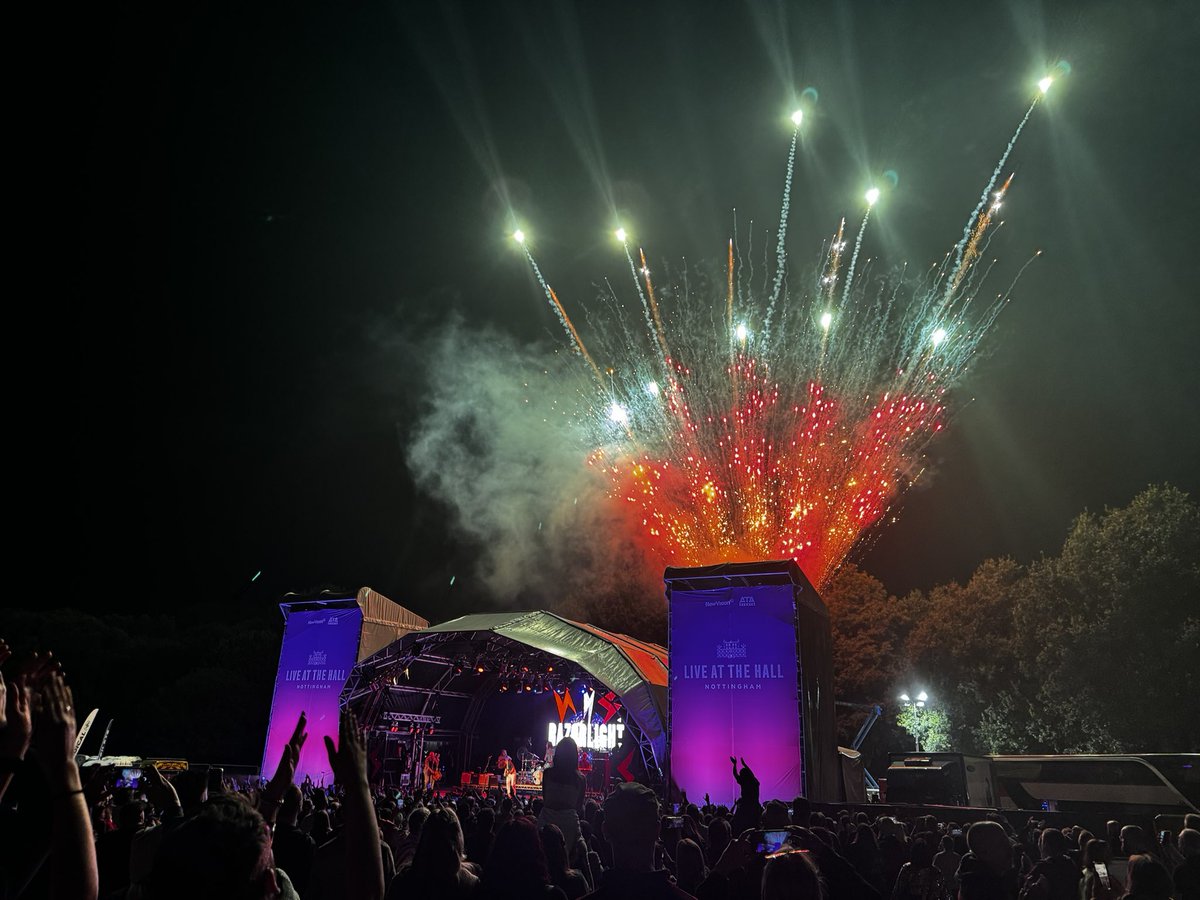 PantherAS90's tweet image. What a night 🔥 

#Razorlight