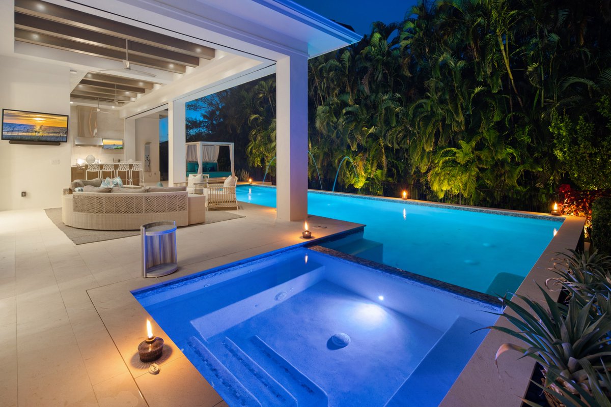 📍Just SOLD!  Another Naples, FL Luxury Estate. 

605 Parkview Lane
250+ days on the traditional market, (1) ONE week with Elite Auctions.  Why wait out the market, when we bring the market to you?  Brokers &amp; Sellers call us 844-94-ELITE or  EliteAuctions.com