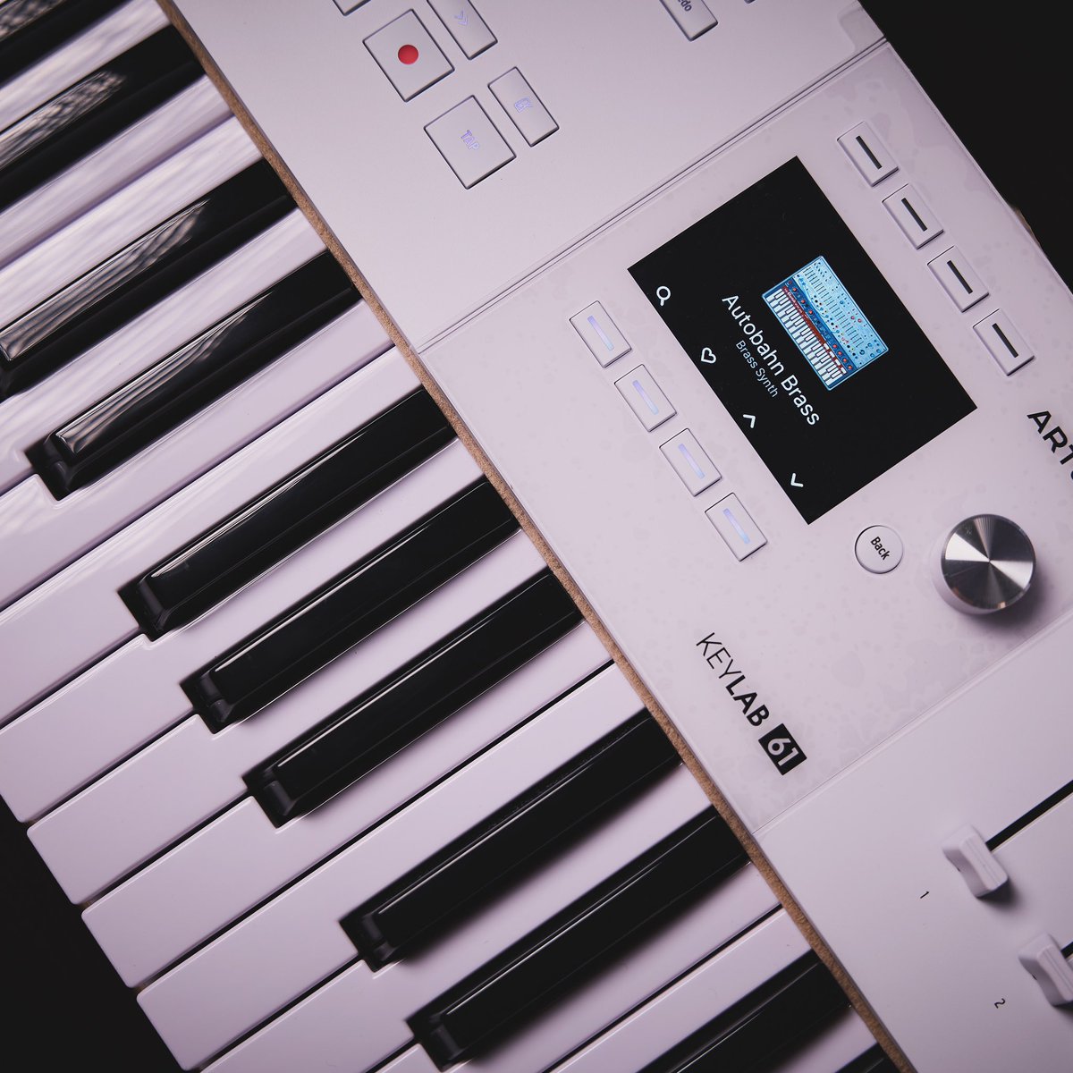 DavidePuxeddu's tweet image. The new Keylab Mk3 has arrived in my studio 🎹🎹🎹🎹 #arturia #keylab #keylabmk3