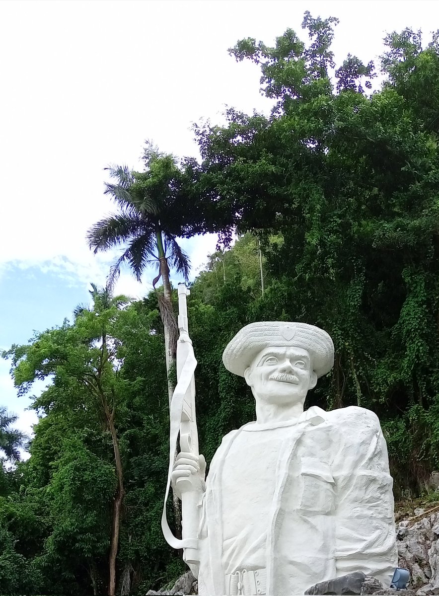 eumelin5's tweet photo. Este 31 de agosto se cumplen 65 años de que Fidel creara esta triunfadora milicia campesina.  #PinardelRío
Los Malagones siempre #JuntoAFidel. https://t.co/Z3lmgdcUji