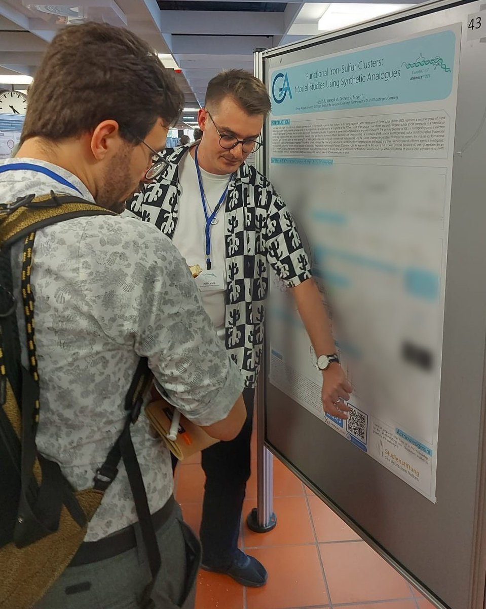 AKMeyer_Goe's tweet photo. What an incredible week at #EuroBIC17! 👏
Our group members @D_Bhatt_, @_jkruse, and @KingOfTheLab3 showcased their posters, and Franc delivered a captivating talk on bioinspired ACS mimetics, as highlighted in our recent publication 👉🏻 https://t.co/Cl2mCklf8l 👈🏻 https://t.co/VuRSpOlaJO