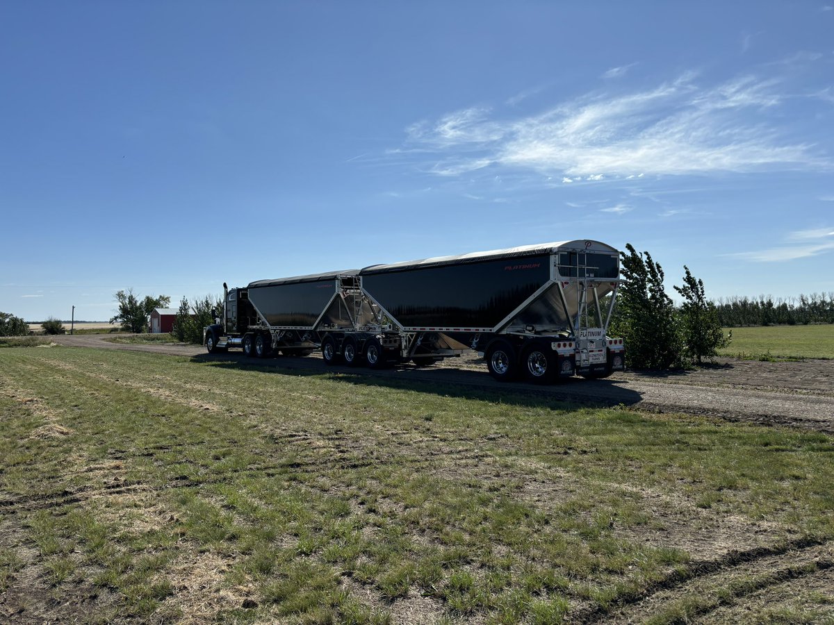 Nice looking unit that will hopefully be pulling grain off the field in 24 hours!