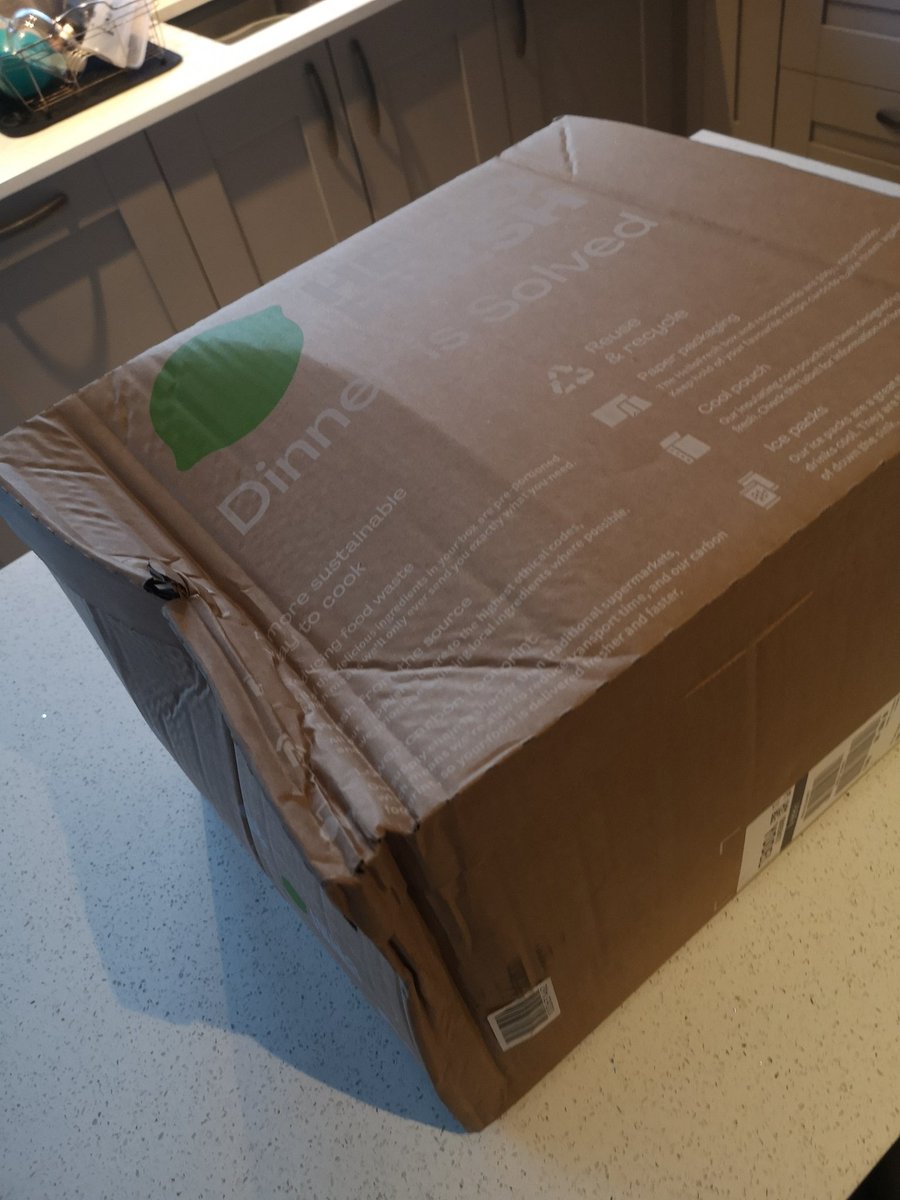 Hi <a href="/YodelOnline/">Yodel</a>, can your drivers read instructions on boxes? Hope it hasn't damaged our <a href="/HelloFreshUK/">HelloFresh UK</a> food for the week