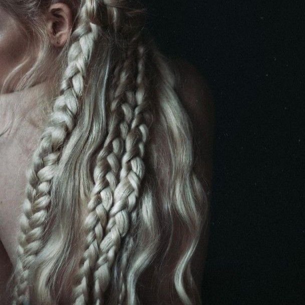 DaenerysFlames's tweet photo. https://t.co/e5nlO821tB