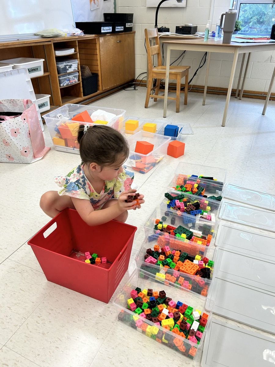 MonsieurIngola's tweet photo. Today, we organized Math manipulatives into easily accessible and transparent bins for Ss to use individually or collaboratively in table groups. Increased visibility, accessibility, and organization =  increased usage and engagement with manipulatives for learning. @MmeCoon https://t.co/D6lPg5udjC