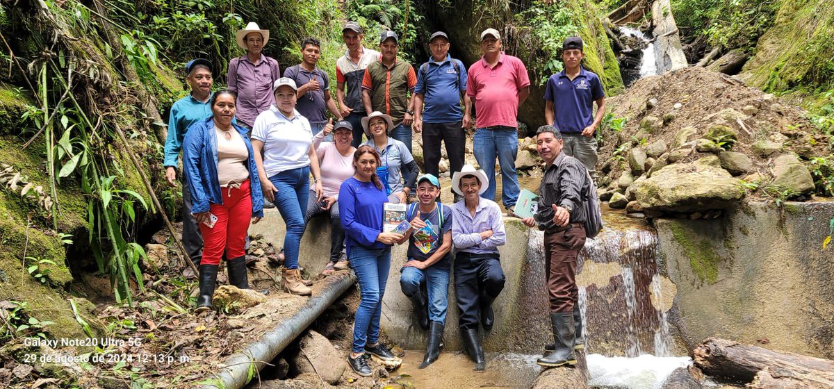 FunderHonduras's tweet image. 👉El acceso a  💧💧💧Agua Limpia y saneamiento, es uno de los aportes y enfoque de intervención al ODS 6, del proyecto Paraíso Verde  financiado por la Unión Europea y ejecutado por Funder y Swisscontact. 
 
#Funder #Swisscontact #agua #bosque