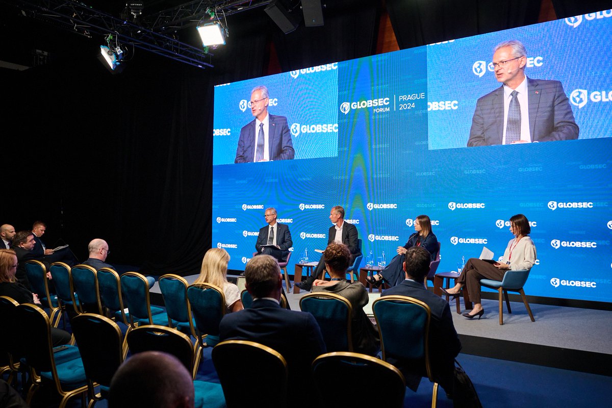 GLOBSEC (@globsec) on Twitter photo Technology has a pivotal role in enhancing global competitiveness and quality of life. This was the key message of yet another #GLOBSEC2024 panel.
Joakim Reiter of <a href="/VodafoneGroup/">Vodafone Group</a> and Denis Mercier, Board Member at Helsing, highlighted during the discussion the need for advanced Technology has a pivotal role in enhancing global competitiveness and quality of life. This was the key message of yet another #GLOBSEC2024 panel.
Joakim Reiter of <a href="/VodafoneGroup/">Vodafone Group</a> and Denis Mercier, Board Member at Helsing, highlighted during the discussion the need for advanced