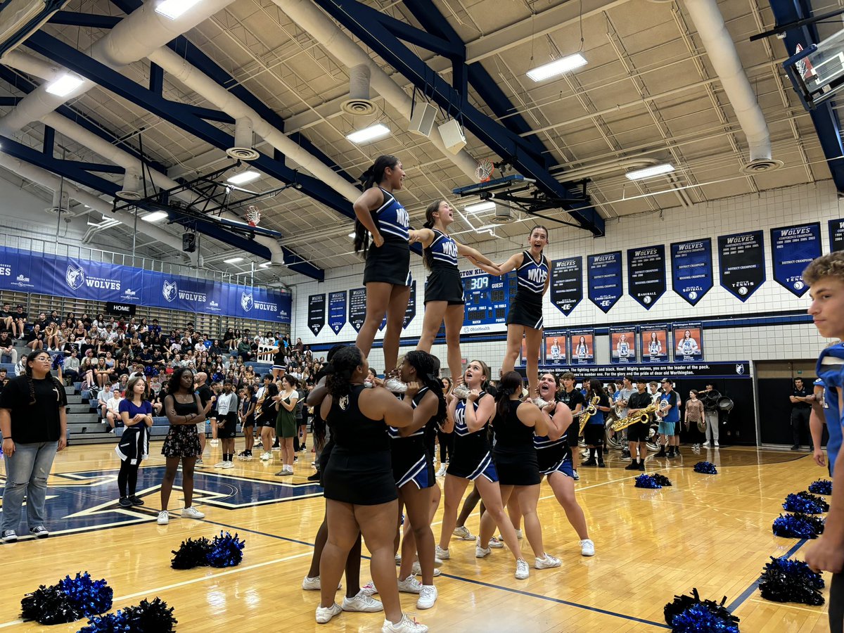 WKHSWolves's tweet photo. Let’s go Wolves! 🐺
#WoTown https://t.co/Kwm3yTYp69
