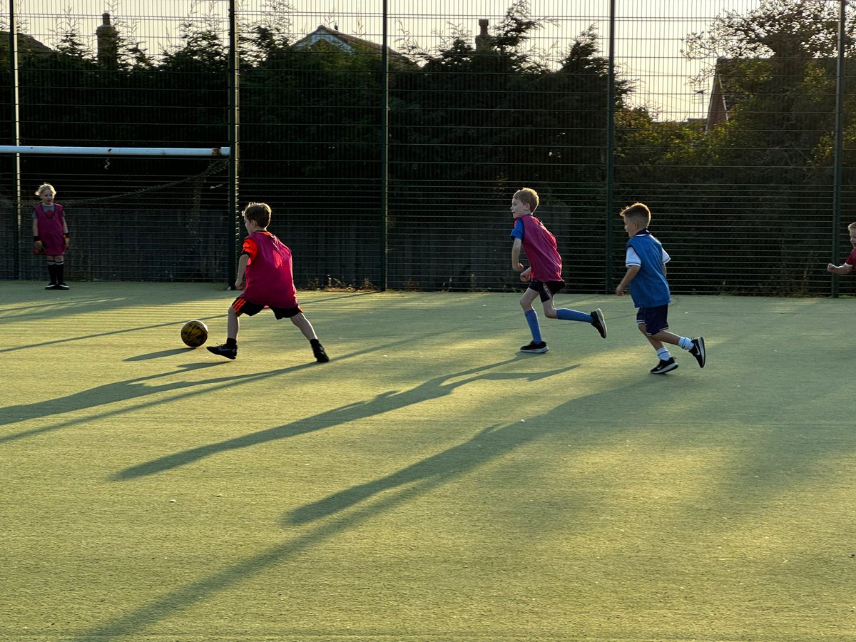 What a FAB way to end the last week of the summer holidays with our Wednesday Selby, Thursday York and Friday Market Weighton Messys ☀️⚽🔵

Coach Luke and Dom have had an awesome week full of football fun with these boys and girls, they were all on TOP form 🔥