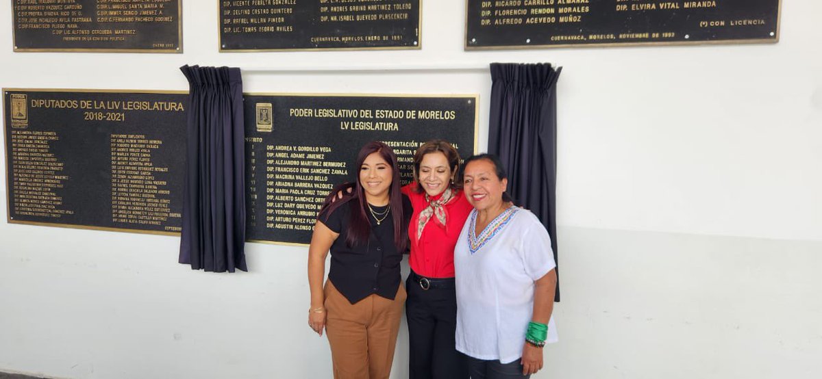 Diputadas y diputados de la LV Legislatura del Congreso del Estado  de Morelos asistimos a la develación de la placa dónde plasmaron los nombres de los que formamos esta Legislatura y orgullosa de pertenecer a este gran equipo de trabajo.

#EdiCercaDeTi