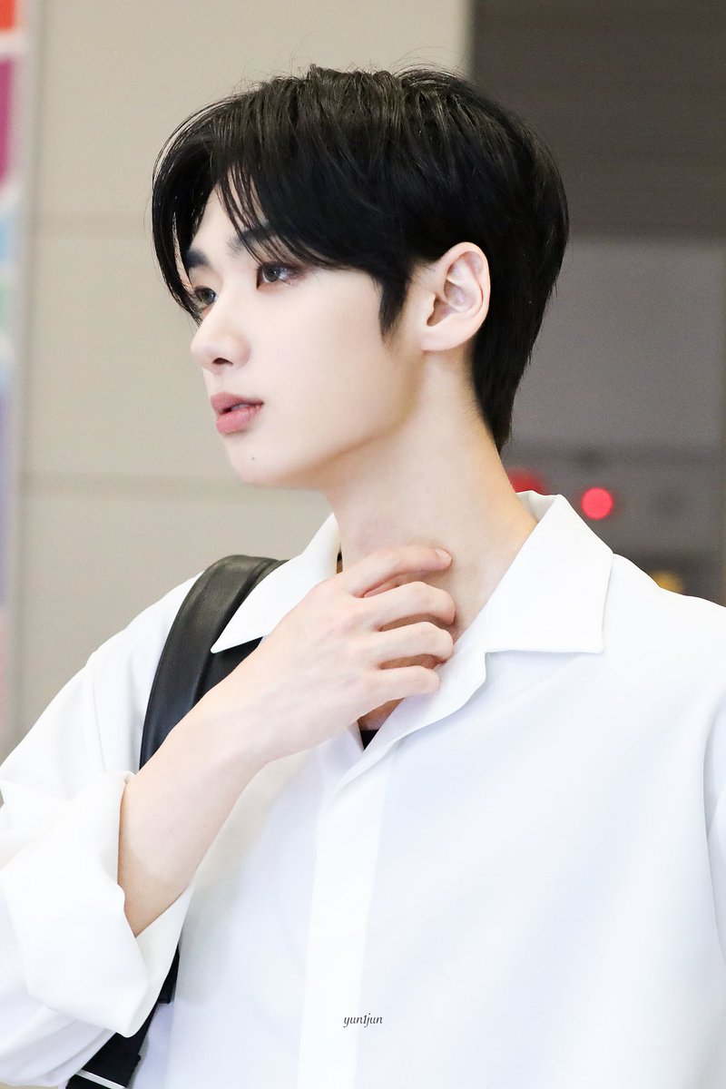 윤이 tweet media
