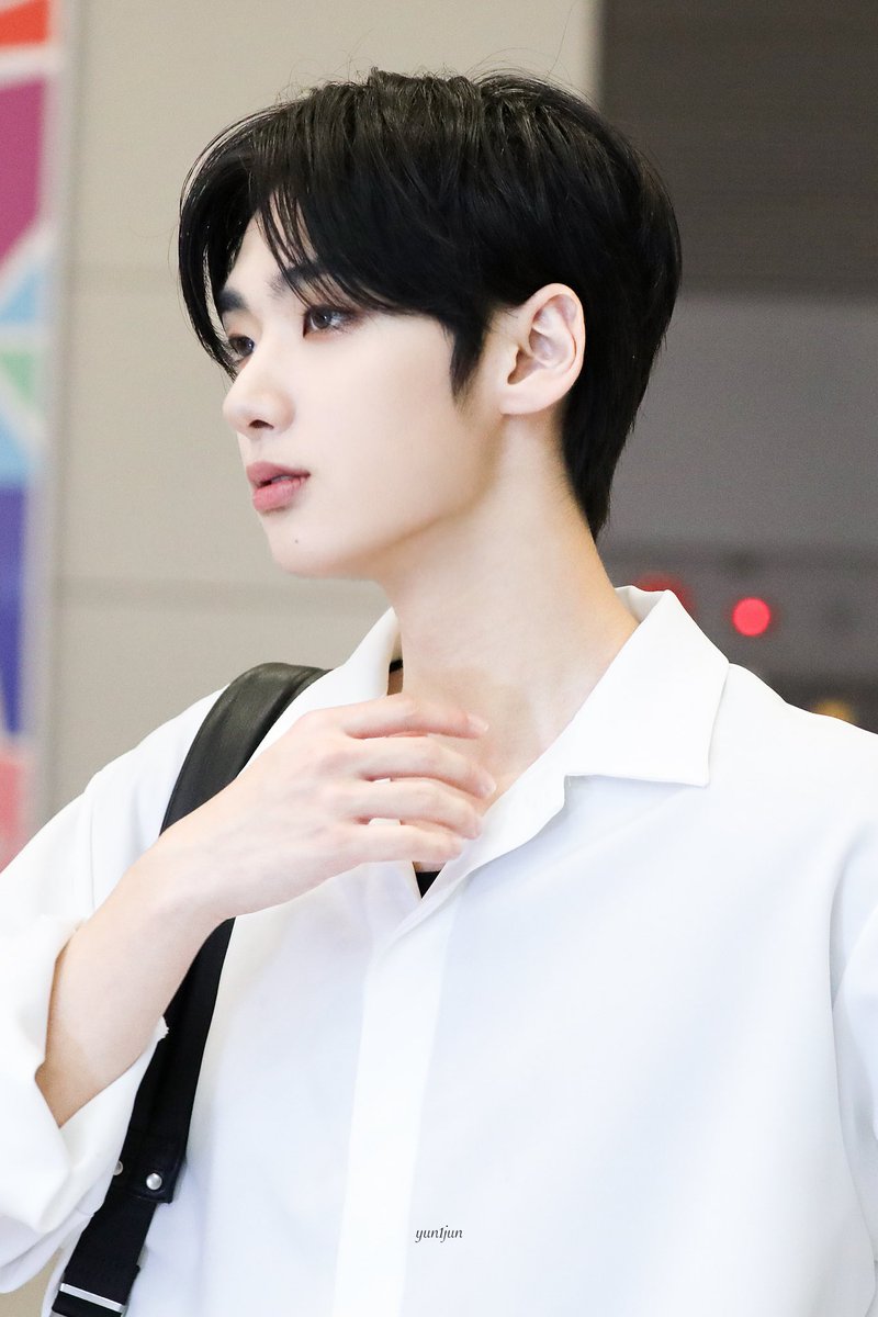 윤이 tweet media