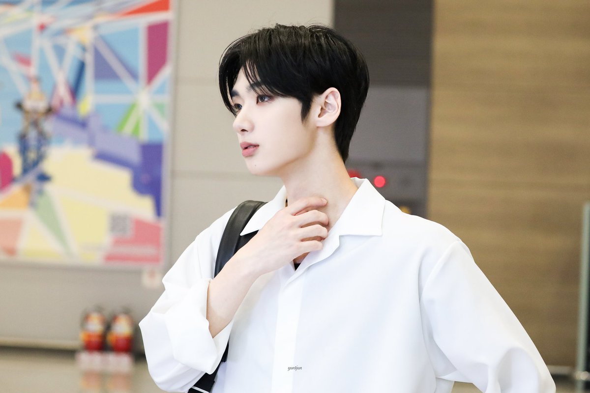 윤이 tweet media