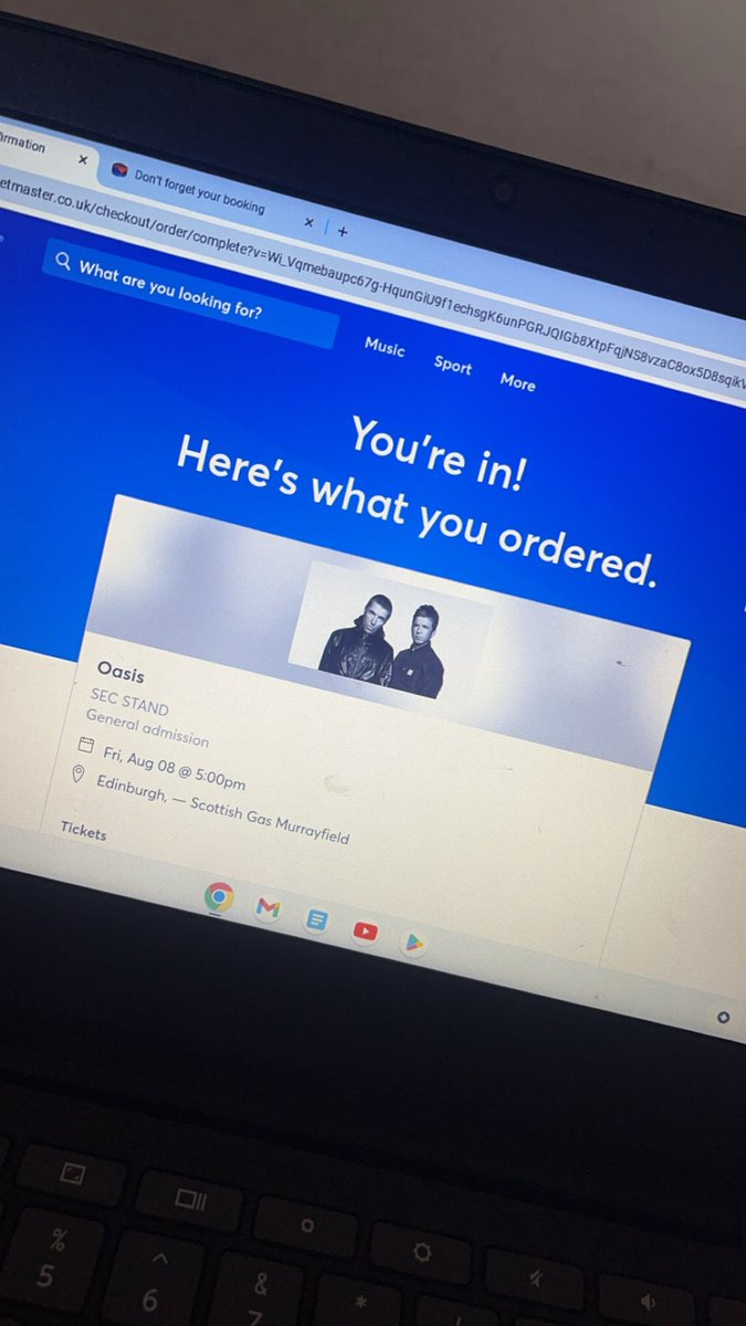 em_burn23's tweet photo. Andd…. RELAX as you were LG X @oasis @liamgallagher @NoelGallagher dream come true 😍 https://t.co/Or7caIyRyT