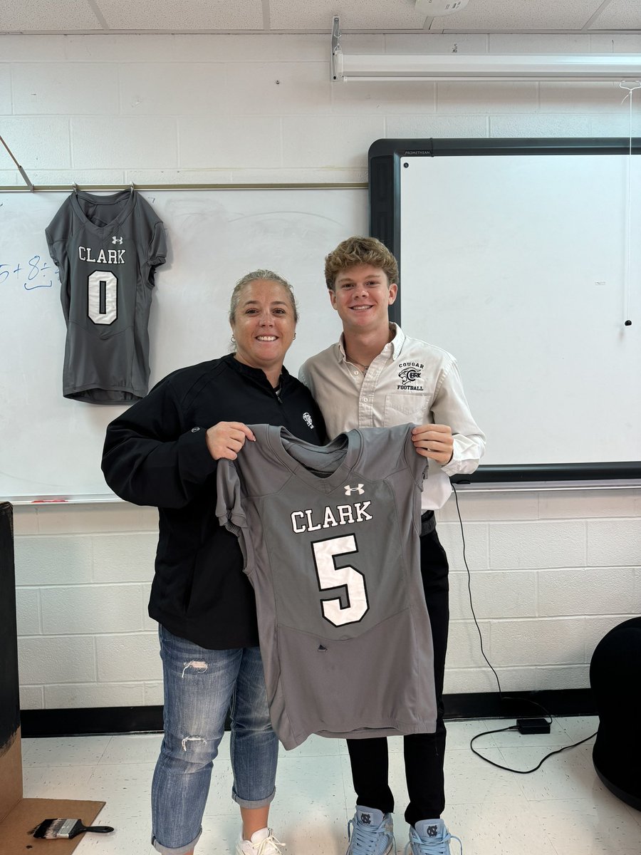 Becca Halliburton tweet media