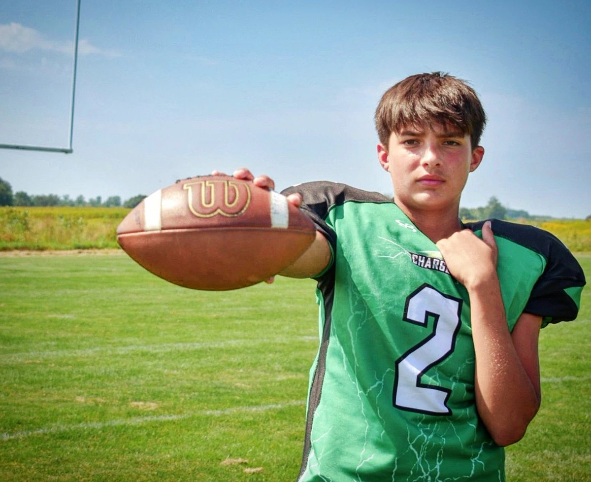 BJackson2030's tweet photo. Year ➡️4 Last year, best year! @TriCityChargers Varsity QB https://t.co/41E7iFZ7lQ