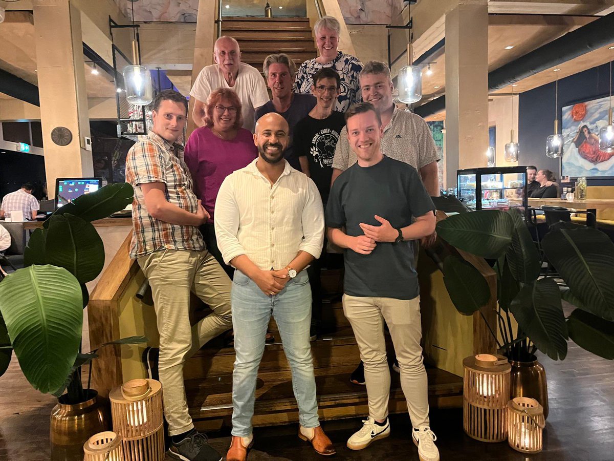 Samen het politieke seizoen 2024/2025 afgetrapt met een etentje. Samen een sterk groen en rood geluid in Assen #GroenLinksPvdA #Assen #GroenLinks #PvdA