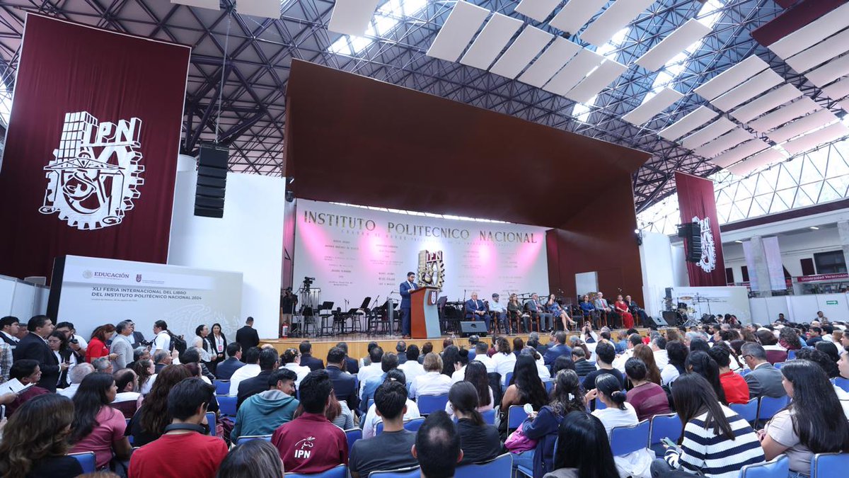 Con más de 700 sellos editoriales y 400 actividades culturales y artísticas, se inauguró en el "Cuadrilátero", del Casco de Santo Tomás, la #FILIPN2024, que en esta ocasión tiene al Reino Unido como país invitado. Permanecerá abierta hasta el 8 de septiembre. ¡Te esperamos!📚