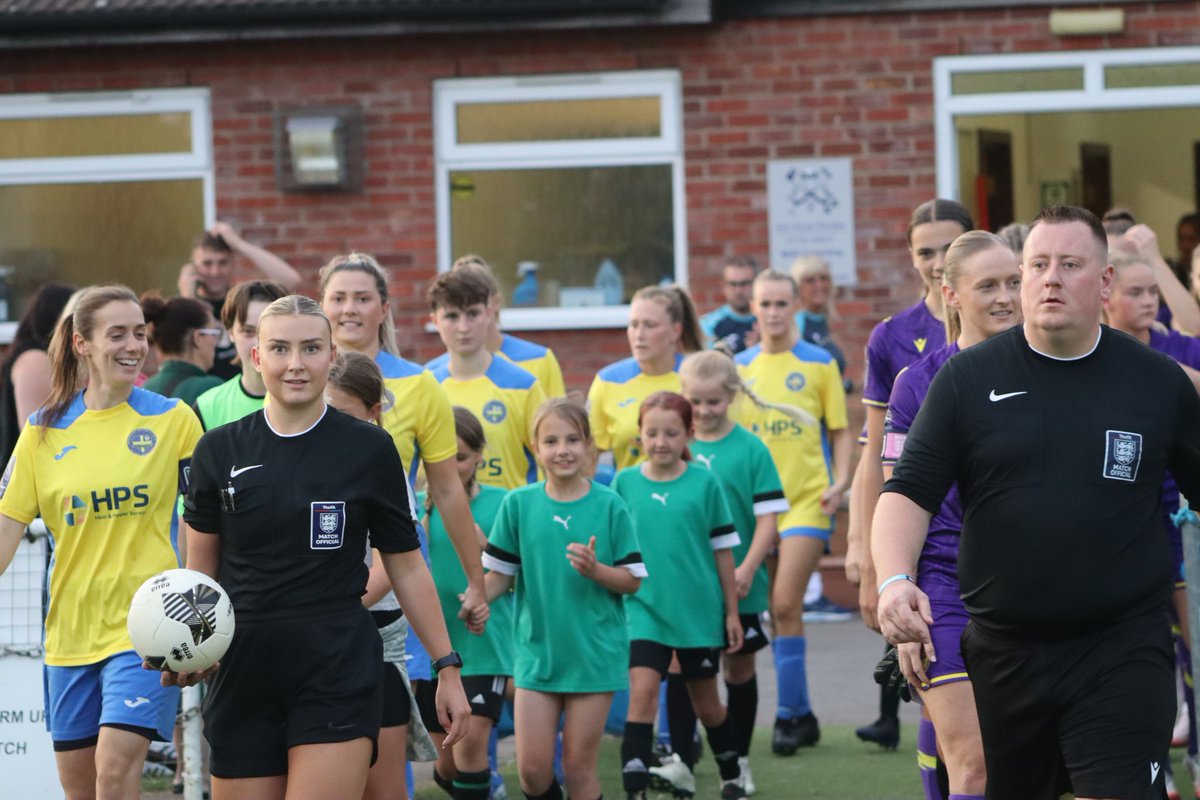 abingdonutdwfc's tweet image. 👏 Thank you to our Abingdon United Under 10s girls team, who were our mascots on Wednesday night!

🙌 We hope you enjoyed the evening! 

#OneClub | #CreatingPathways