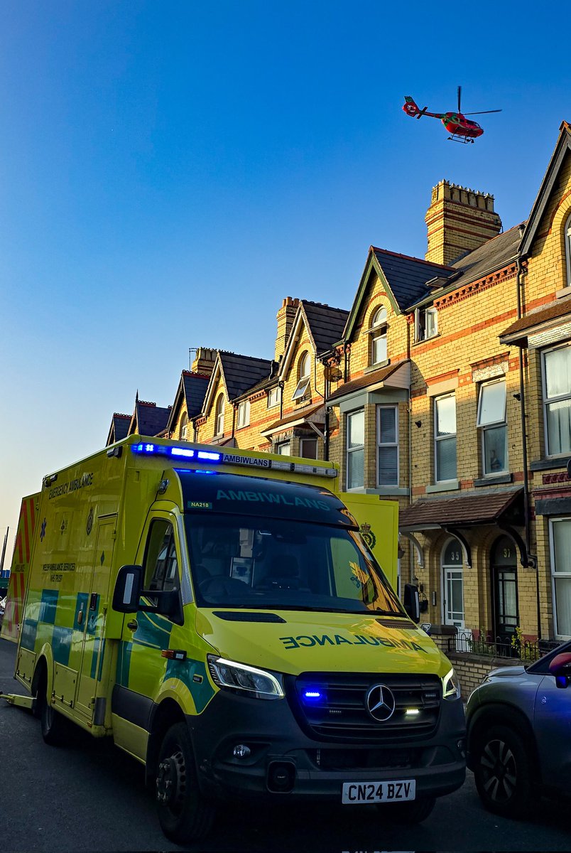 Aron Roberts 馃彺鬆仹鬆仮鬆伔鬆伂鬆伋鬆伩 (@aronjroberts) on Twitter photo Another day, another <a href="/air_ambulance/">Wales Air Ambulance Charity</a> helicopter.
Working together with <a href="/EmrtsWales/">EMRTS Wales</a> to provide the highest quality pre hospital critical care to the people of Wales.
Days like today is why I love being a #paramedic and why I think its the best job in the world 馃榿
#CHARULife Another day, another <a href="/air_ambulance/">Wales Air Ambulance Charity</a> helicopter.
Working together with <a href="/EmrtsWales/">EMRTS Wales</a> to provide the highest quality pre hospital critical care to the people of Wales.
Days like today is why I love being a #paramedic and why I think its the best job in the world 馃榿
#CHARULife