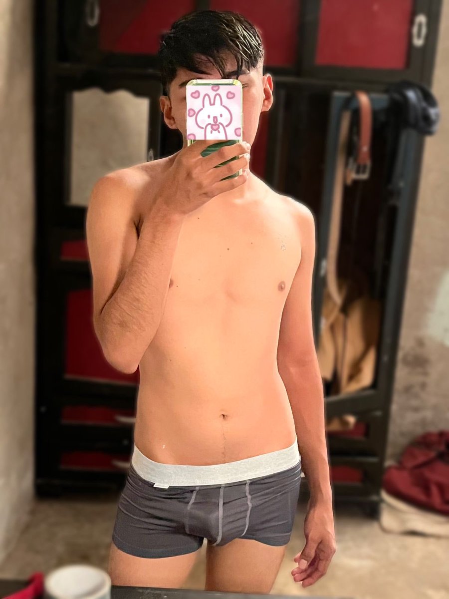 cristoaleex's tweet photo. Me gustó mi cabello, jaja
Rt y te envío msj🫶🏽 https://t.co/J8uV1fB1L3