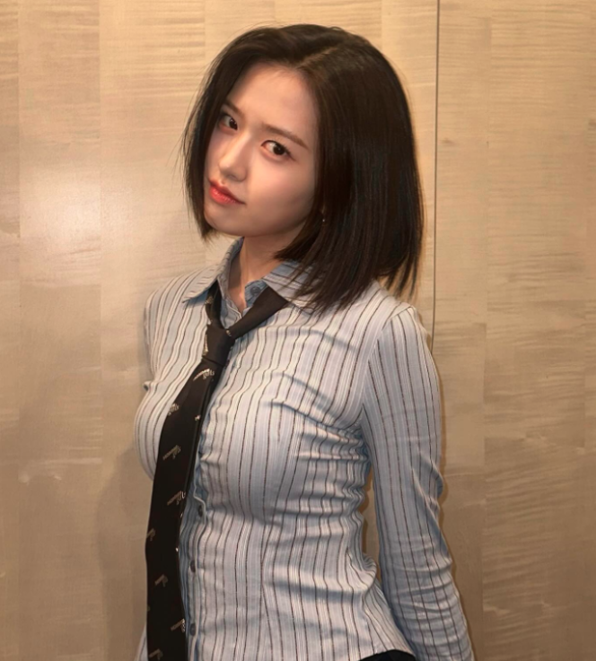 AboutMusicYT's tweet photo. Happy 21st birthday to the leader of our hearts, IVE's Yujin! https://t.co/7pPJz0XFtz