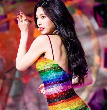 Happy 28th birthday to the joyful Joy of Red Velvet!