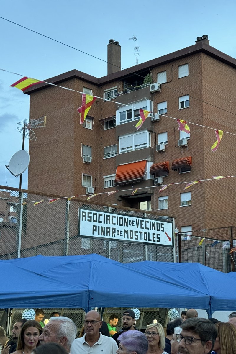 Más Madrid Móstoles (@mmadridmostoles) on Twitter photo Un placer asistir al inicio de las fiestas de la Asociación de Vecinos Pinar de Móstoles con las jabatas de <a href="/JabatosRugby/">Jabatos Móstoles RC</a> 🏉
No os perdáis la fiesta en el Parque Sao Paulo, junto a Av de la ONU! Un placer asistir al inicio de las fiestas de la Asociación de Vecinos Pinar de Móstoles con las jabatas de <a href="/JabatosRugby/">Jabatos Móstoles RC</a> 🏉
No os perdáis la fiesta en el Parque Sao Paulo, junto a Av de la ONU!