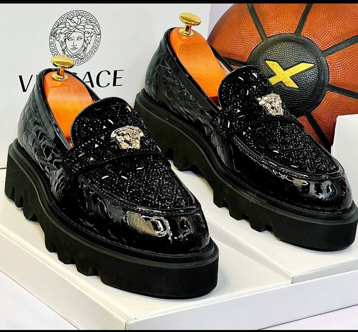 robinson_v91047's tweet photo. Maintain your steeze with diz affordable shoe,π₯π₯π―..
Available as seen.
Size 40 to 46
.
.
.
Saudi / Osimhen to Chelsea/ AI Ahli / Chelsea and Arsenal #CatchTheBOOM / Igbos #SusanAgbabi #NinolaPressPlay #adedamola #AHeartLikeYours #ApkXchangeApp Europe https://t.co/7kwiHTWHJi
